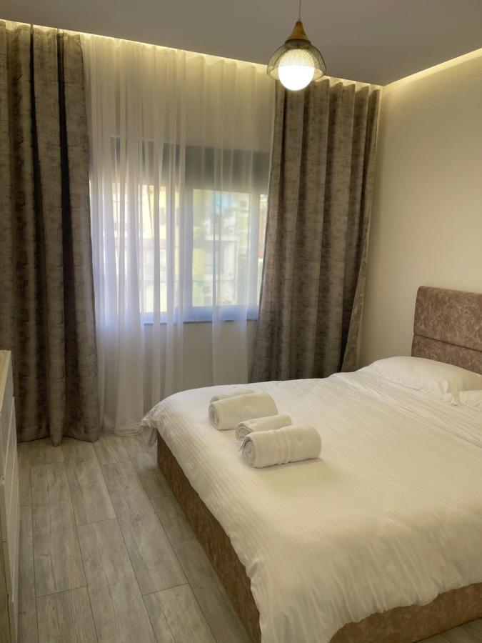 Lacasa-21 Dhjetori Tiranë Luaran gambar